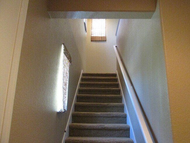 Foto del edificio - Updated Condo with Balcony in the Rivage at The Parkway