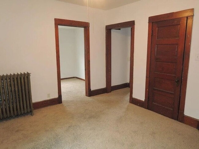 Foto del edificio - 1975 E Washington Ave