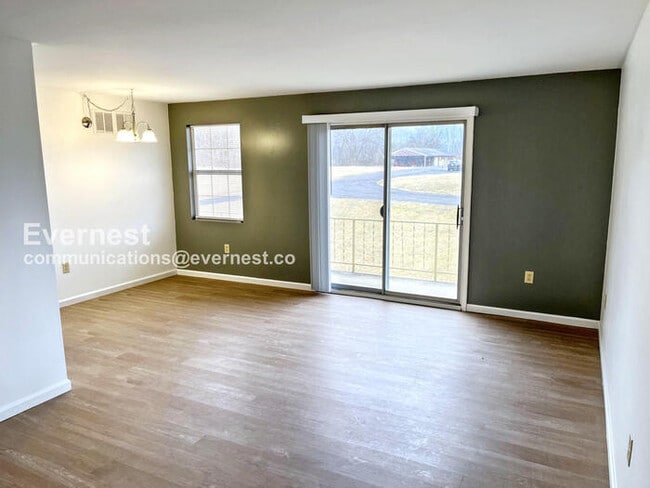 Foto del edificio - 12806 N Cresap St