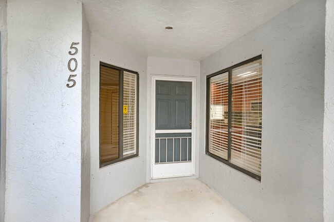 Building Photo - 505 Harbour Pointe Way