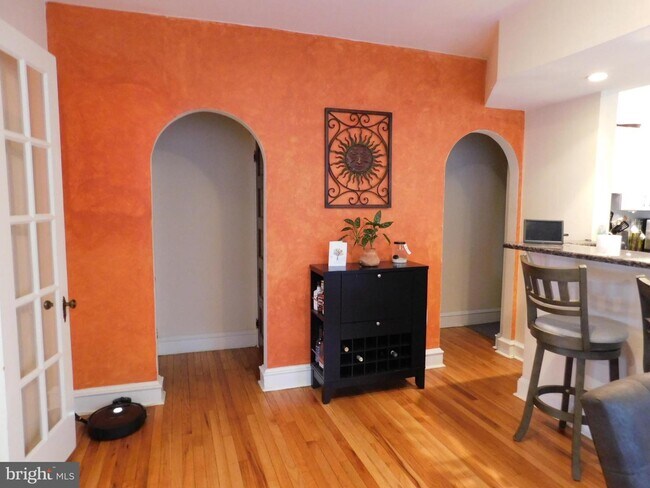 Foto del edificio - 488 Roxborough Ave