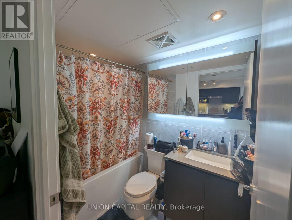 Building Photo - 70-1770 Queens Wharf Rd