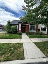 Building Photo - 3903 N Park Crossing Ave