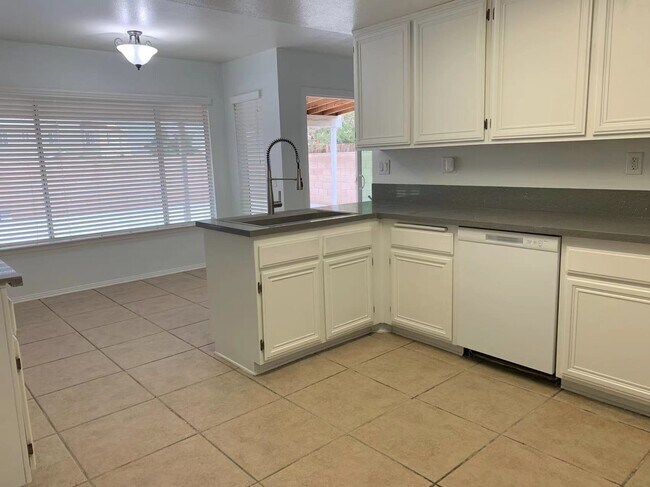 new counter top kitchen - 13908 Rogers Ln