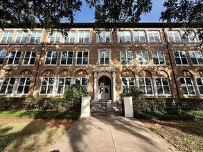 Building Photo - 2525 College St