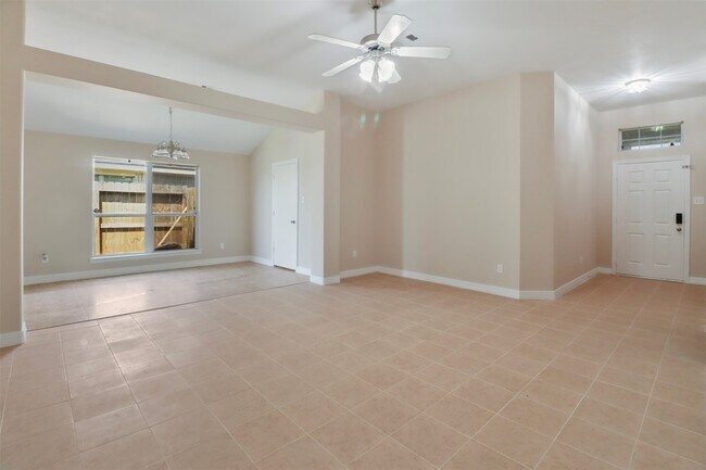 Foto del edificio - 14926 Diamond Way
