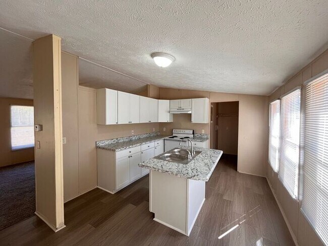 Foto del edificio - 4443 Ray Rd