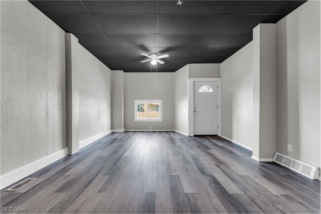 Building Photo - 4486 W 42nd St