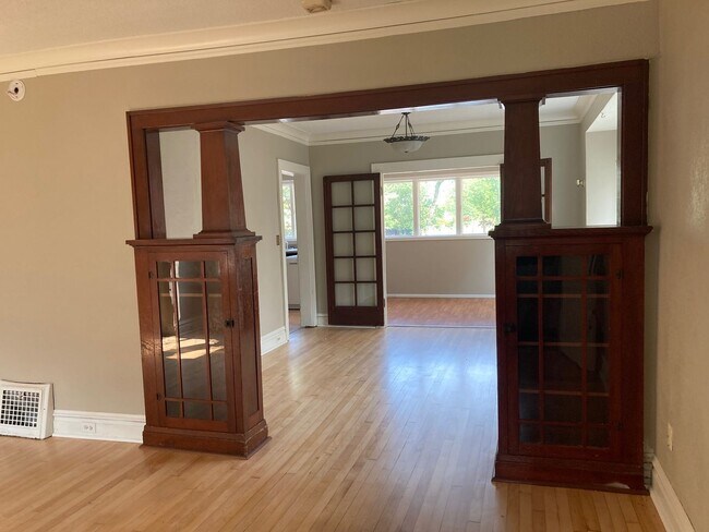 Foto del edificio - 618 N 56th Ave W