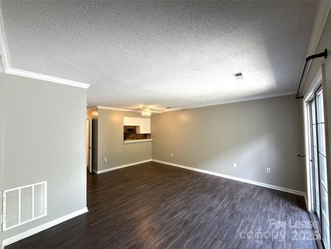 Building Photo - 705 Heritage Pkwy