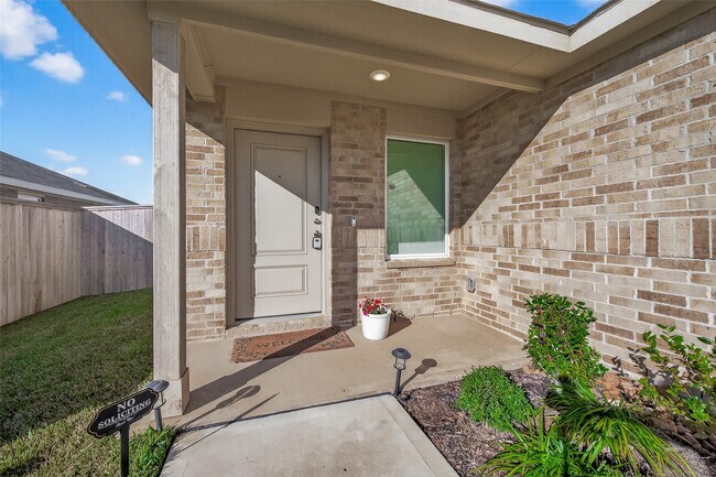 Foto del edificio - 6915 Lilac Vine Ln