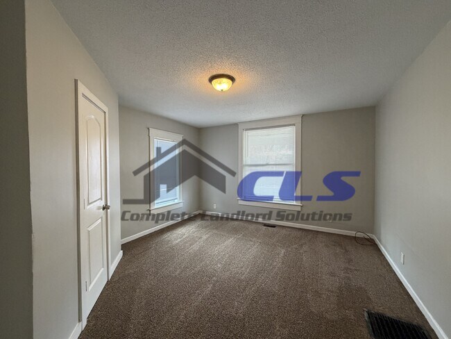 Foto del edificio - 36 Gilbert Ave