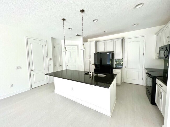 Foto del edificio - 14169 Millington St