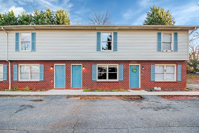 Primary Photo - Updated 2BD/1.5BA Hickory Townhome