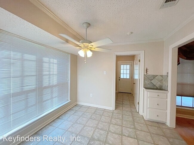 Foto del edificio - 3 br, 2 bath House - 1633 Brookhollow Dr.