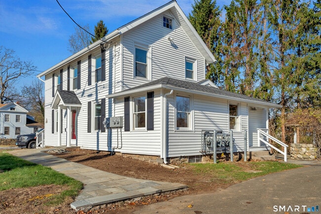 Building Photo - 368 Boston St