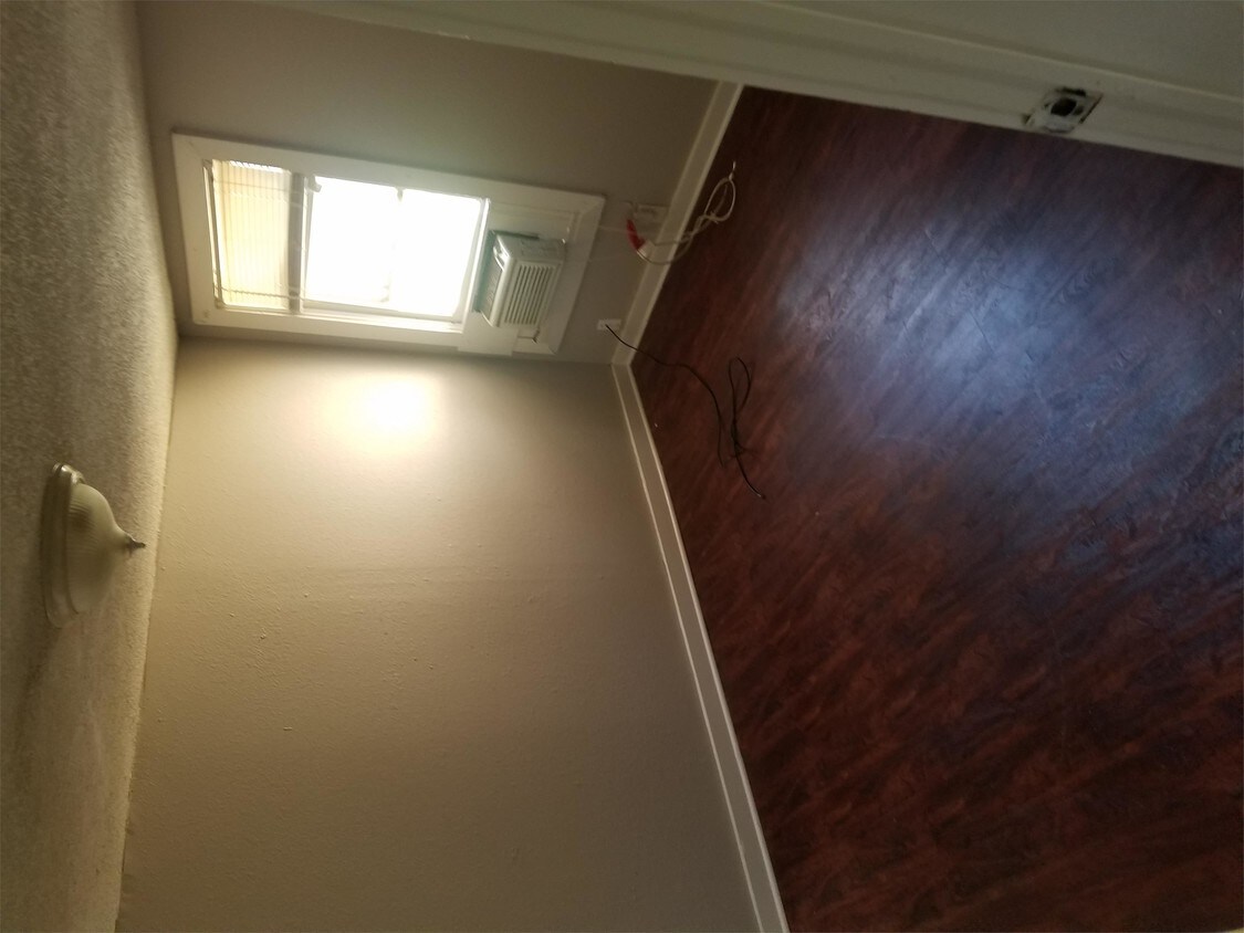 Foto del edificio - 210 N Ross Ave