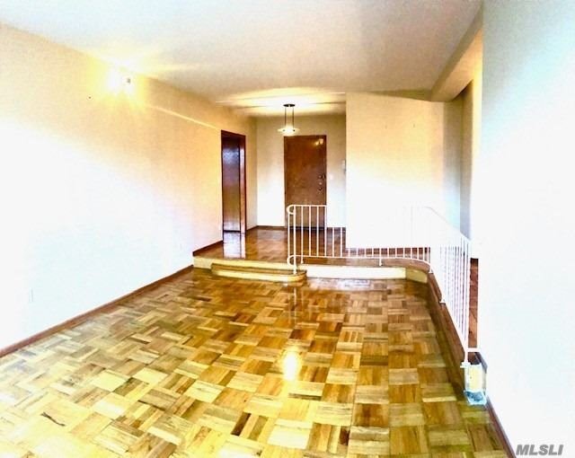Foto del edificio - 98-09 64th Rd