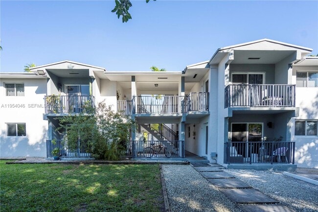 Foto del edificio - 465 NE 59th St