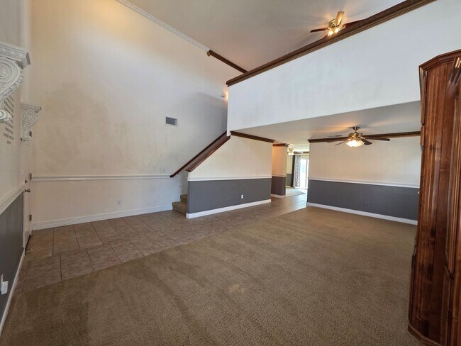 Foto del edificio - 4 bedroom 3 bathroom in SE Visalia!