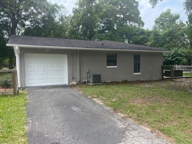 Foto del edificio - 3/2 single-family home in NE Ocala