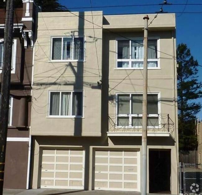 Building Photo - 723 8th Ave