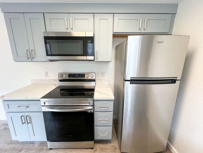 Foto del edificio - Remodeled Townhouse Near Downtown Campbell