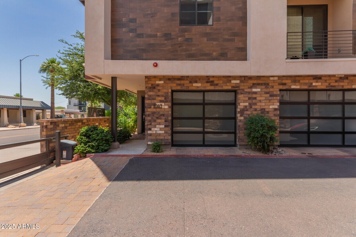 Foto principal - 6990 E 6th St