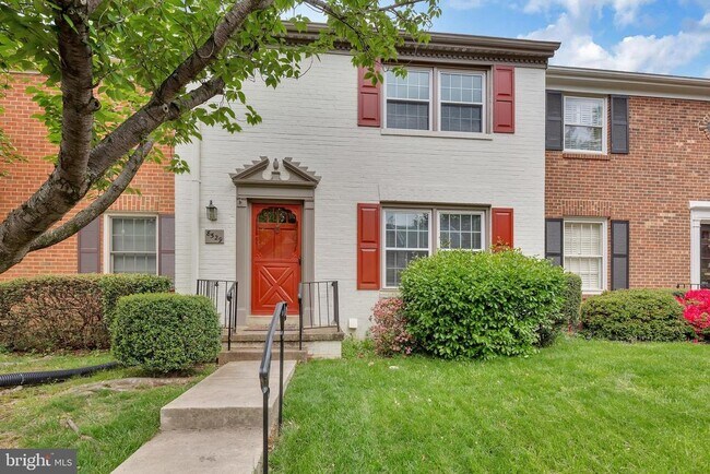 Foto del edificio - 8529 Lakinhurst Ln