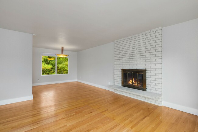 Foto del edificio - North Seattle 3 Bedroom 2.5 Bath