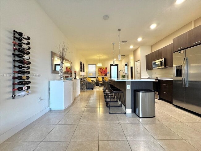 Foto del edificio - 8175 NW 104th Ave