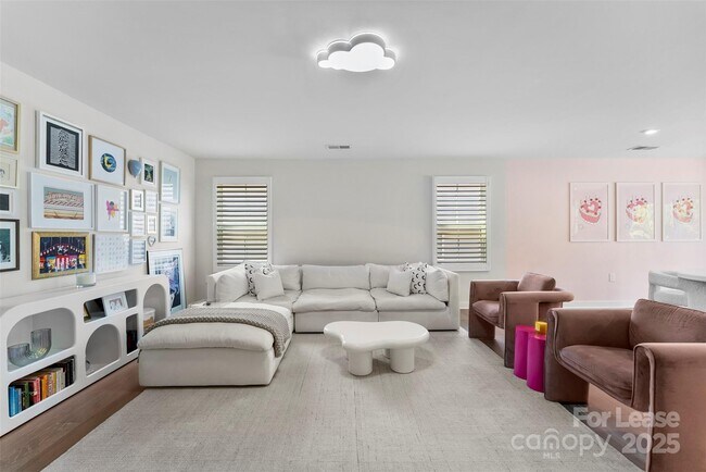 Foto del edificio - 2217 GoldWood Dr