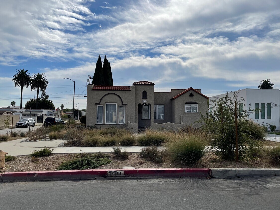 Foto principal - 3500 W 59th St