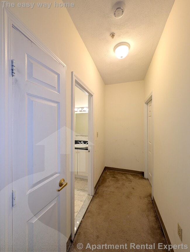 Building Photo - 373 Highland Ave