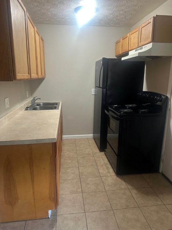 Building Photo - 520 Massillon Rd