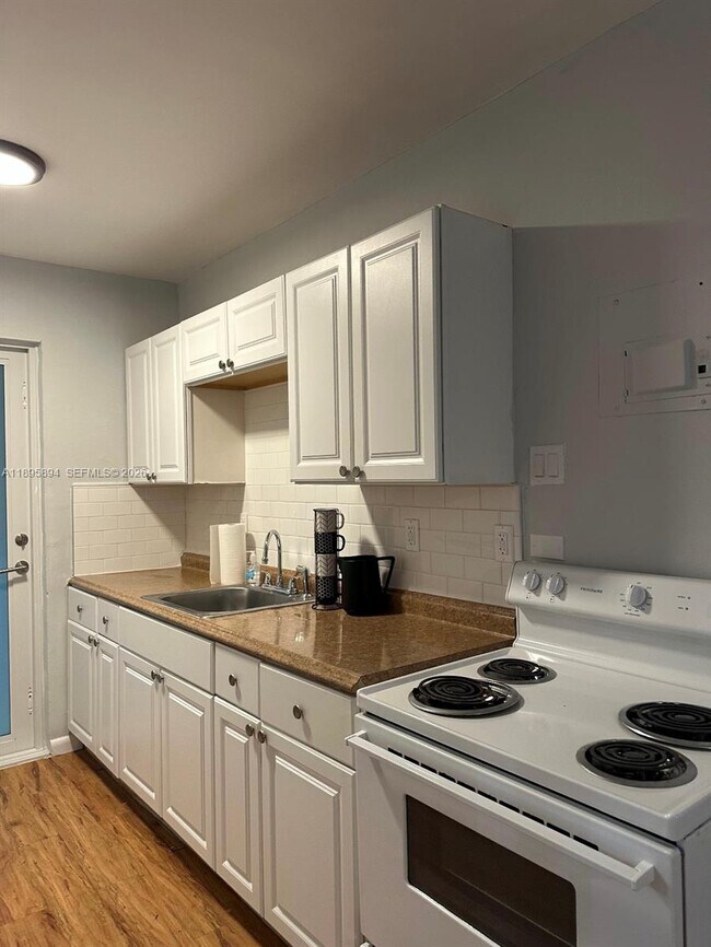 Foto del edificio - 75 Washington Ave