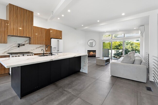 Foto del edificio - 32416 Coast Hwy