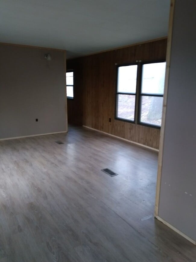 Foto del edificio - 2bd 1 bath move in ready