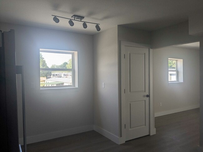 Building Photo - 4471 E Andrew Johnson Hwy