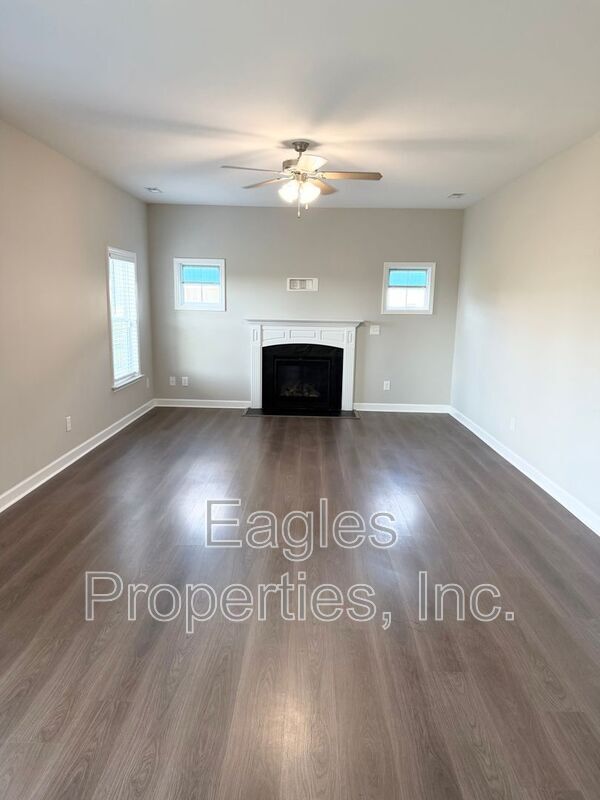Building Photo - 117 Kenbridge Ln