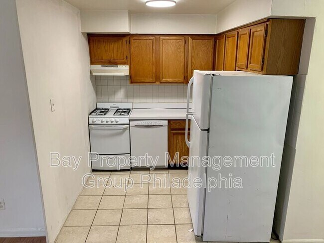 Building Photo - 570 N 23rd St