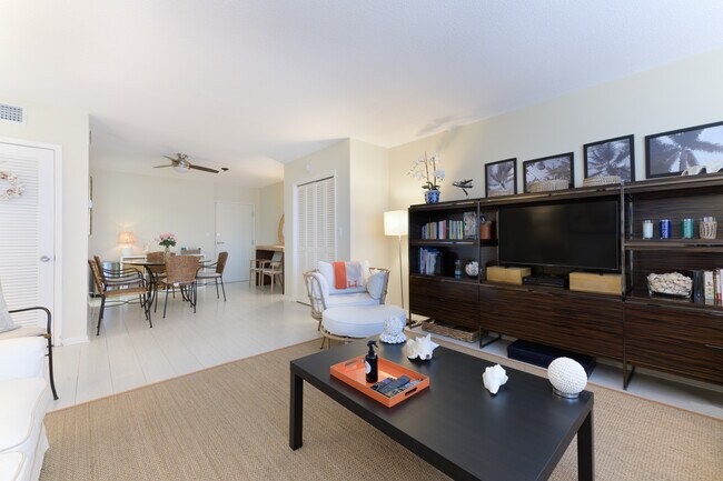 Foto del edificio - 170 N Ocean Blvd