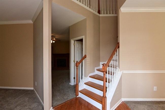 Building Photo - 2010 Belmont Cir