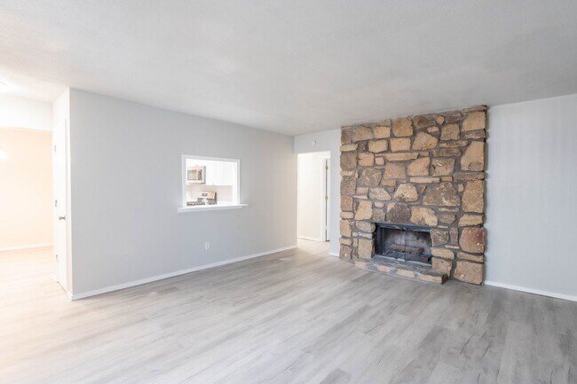 Foto del edificio - 1355 E 60th St