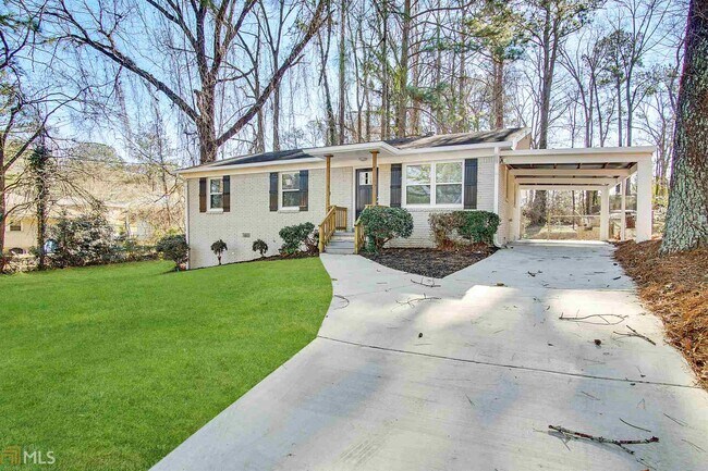 Building Photo - 2796 Green Trail Dr