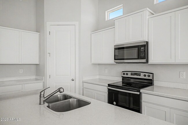 Building Photo - 13316 S 190th Ave