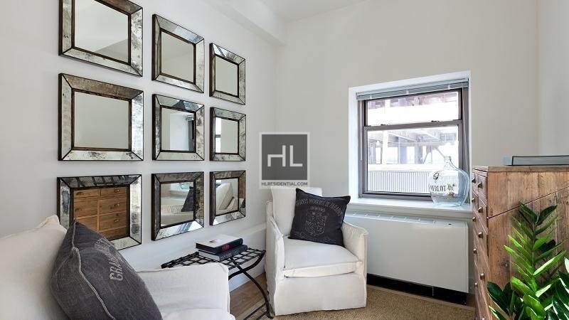 Building Photo - Horatio Street 2 BR / 2 BTH