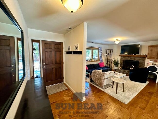 Building Photo - Dog Friendly Home in Incline w Large Yard