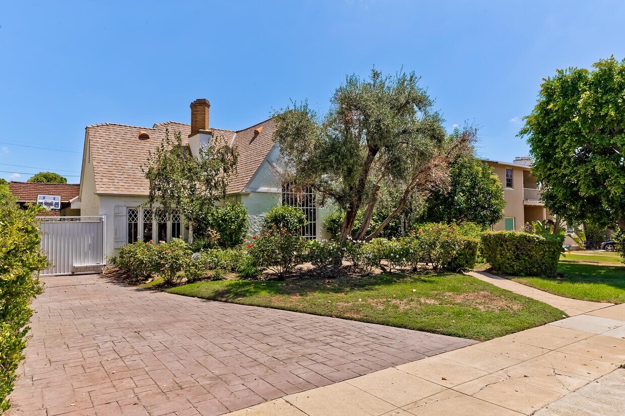 524 N Hillcrest Rd, Beverly Hills, CA 90210 House Rental in Beverly