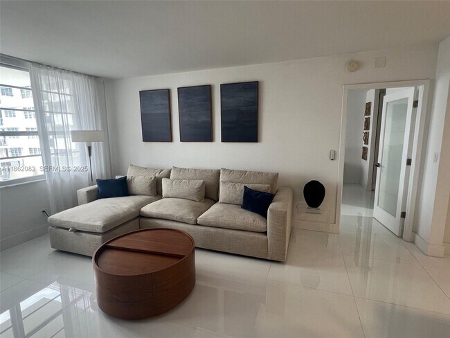 Building Photo - 100 Lincoln Rd